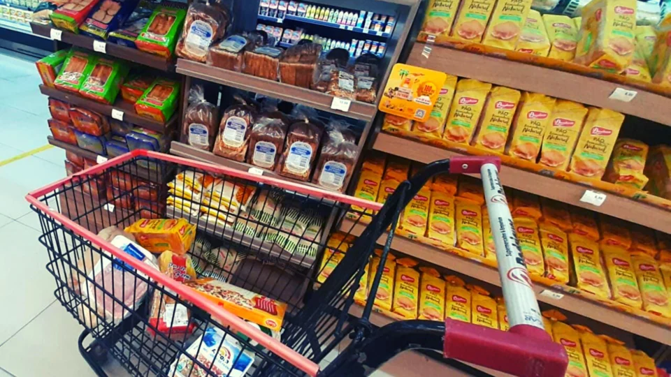 Confiança do consumidor brasileiro aumenta em várias regiões do país