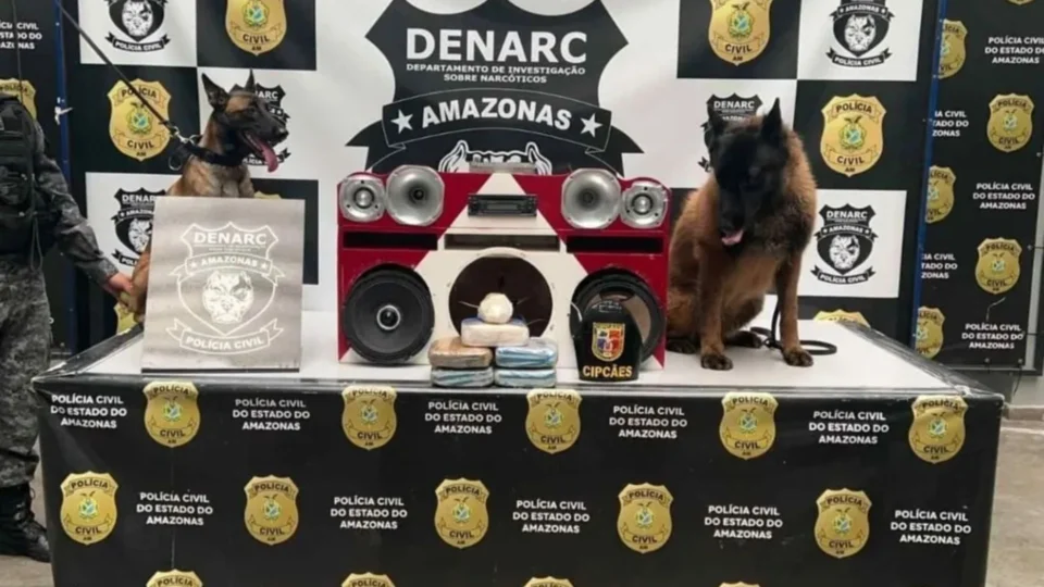 Drogas são encontradas dentro de caixa de som em barco, no Porto de Manaus