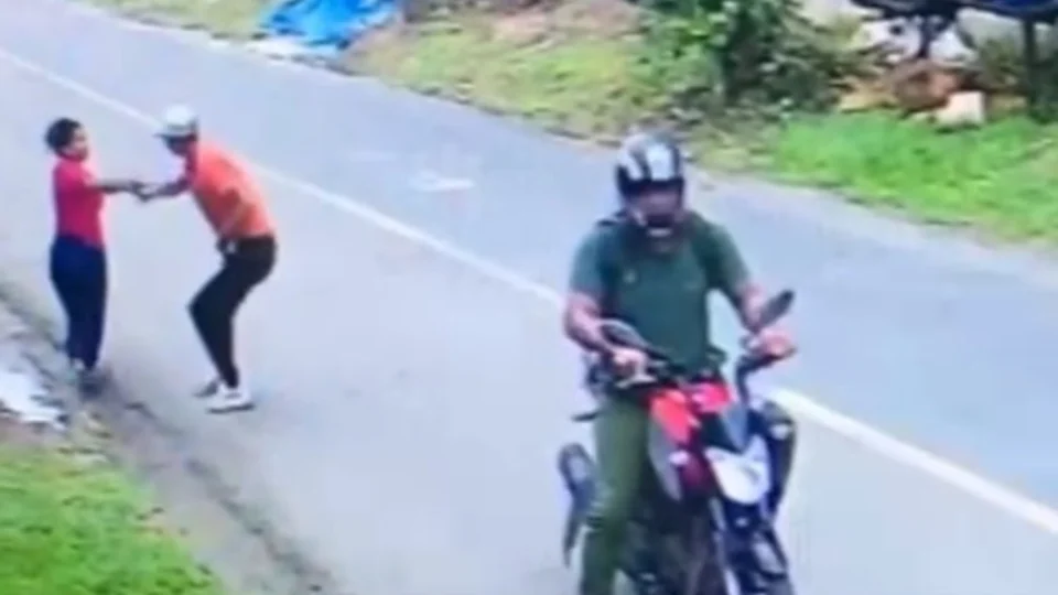 Mulher é assaltada por dupla em moto no Tarumã, Zona Oeste de Manaus