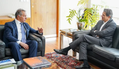 Embaixador argentino fala em trabalho com Brasil por moeda comum