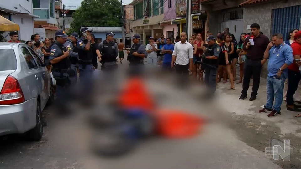 VÍDEO: enquanto fazia entregas, homem é morto com mais de 10 tiros em Manaus