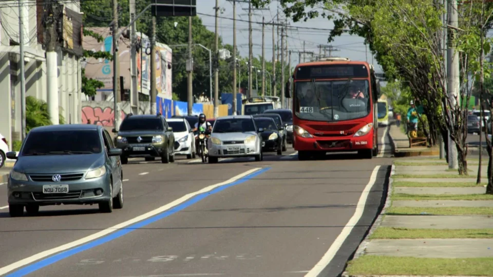 Faixa Azul: nova configuração para corredor de ônibus é estudada em Manaus