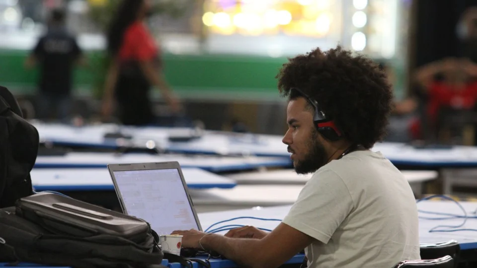 Associação divulga curso gratuito em desenvolvimento web em Manaus