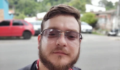 Cantor é morto a tiros em frente da família após retornar de viagem para Manaus