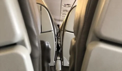 Suspeito de importunar sexualmente adolescente em avião é preso no AM