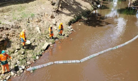 Igarapé do Franco recebe barreiras ambientais na Zona Oeste de Manaus