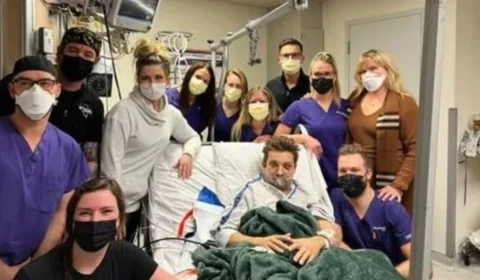 Ator Jeremy Renner comemora aniversário no hospital e agradece equipe da UTI