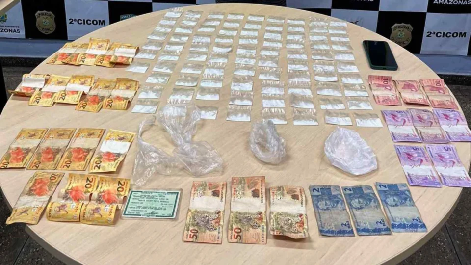 Jovem é preso com 87 trouxinhas de cocaína na Zona Sul de Manaus