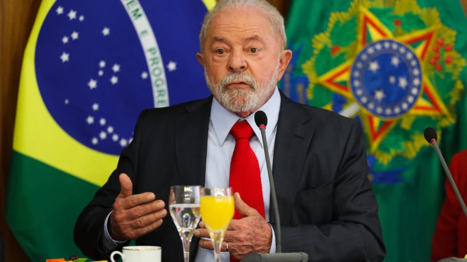 Lula afirma que porta do Palácio do Planalto foi aberta por dentro no domingo (8)