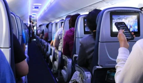 Companhia aérea americana anuncia fim do ‘Modo Avião’ nos celulares