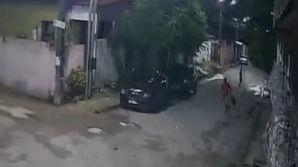 VÍDEO: homem é morto a tiros após conversar com suspeito do crime em Manaus