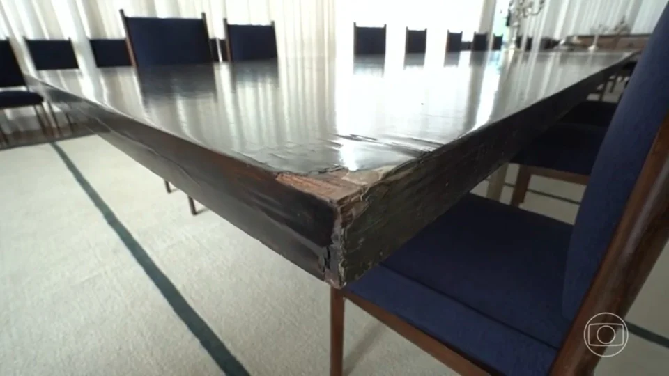 Infiltrações e tapete com buracos: confira situação do Palácio da Alvorada