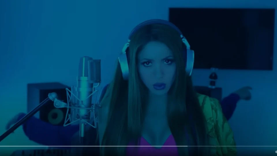 Shakira lança música com indiretas a Piqué e cita caso com Receita espanhola