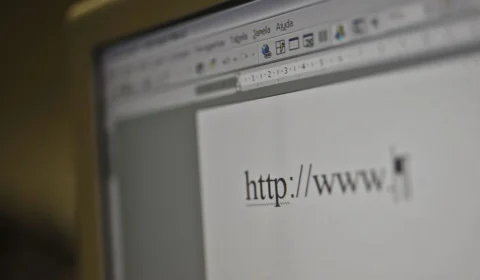 Governo Lula quer retirar do ar conteúdo antidemocrático em até 2h