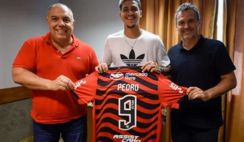 Flamengo renova contrato de Pedro até 2027