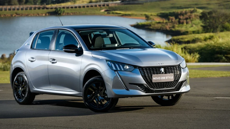 Peugeot estende promoção do 208 Style 1.0 flex até 31 de janeiro; confira preço