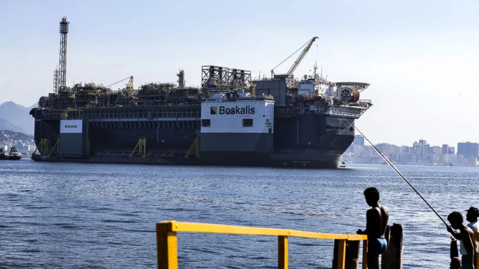 Produção de petróleo nos EUA sobe a 12,696 milhões de bpd em março, mostra DoE