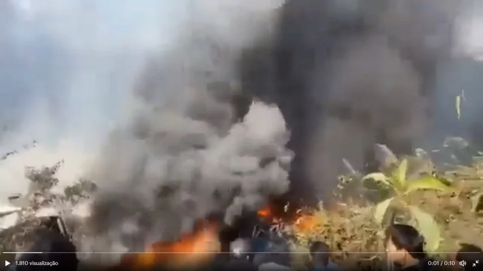 Mais de 70 corpos que estavam em avião que caiu no domingo são encontrados em Nepal