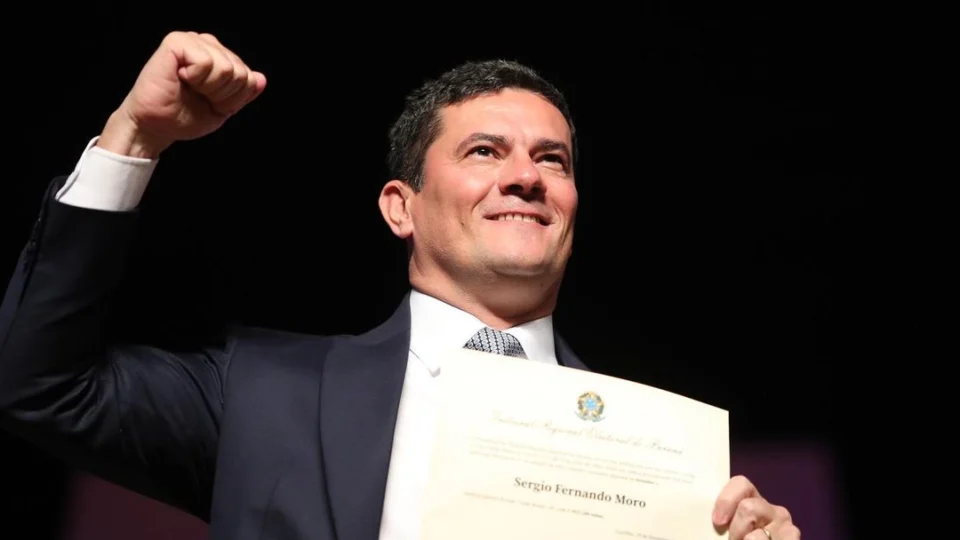Moro exigiu salário de R$ 40 mil para se filiar ao Podemos, afirma Kajuru