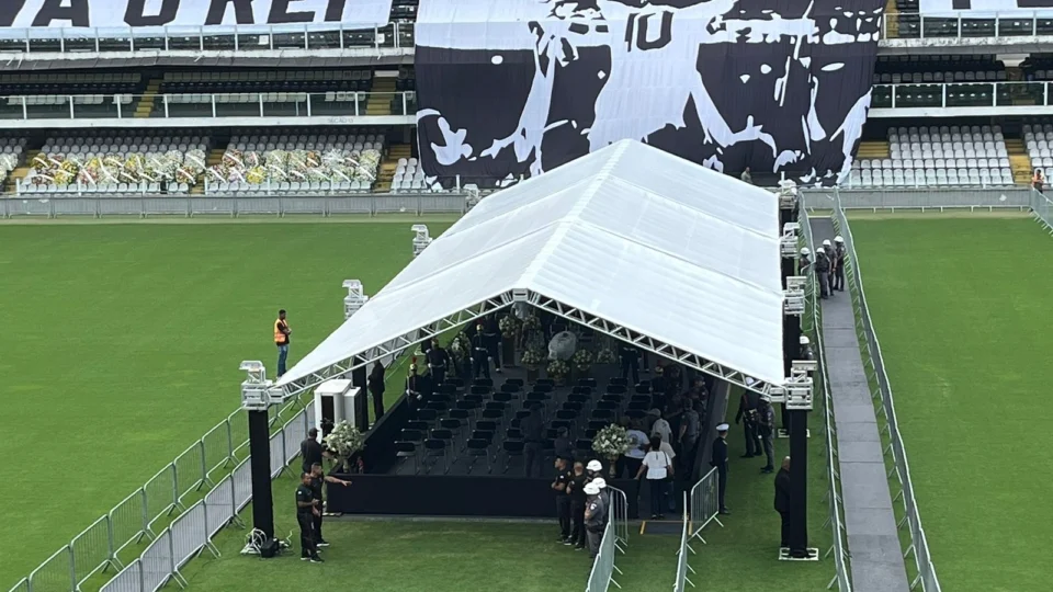 Homenagem a Pelé modifica horário de estreia do Santos no Campeonato Paulista