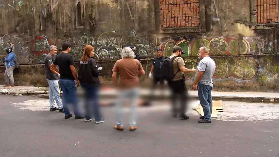 VÍDEO: dois homens em situação de rua são baleados no Centro de Manaus 