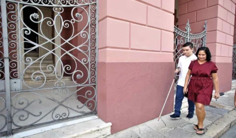 Teatro Amazonas oferece visita guiada para alunos durante período de férias