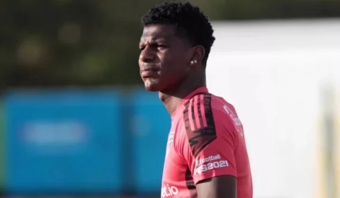 Zagueiro Arboleda não treina e pode aumentar lista de problemas do São Paulo