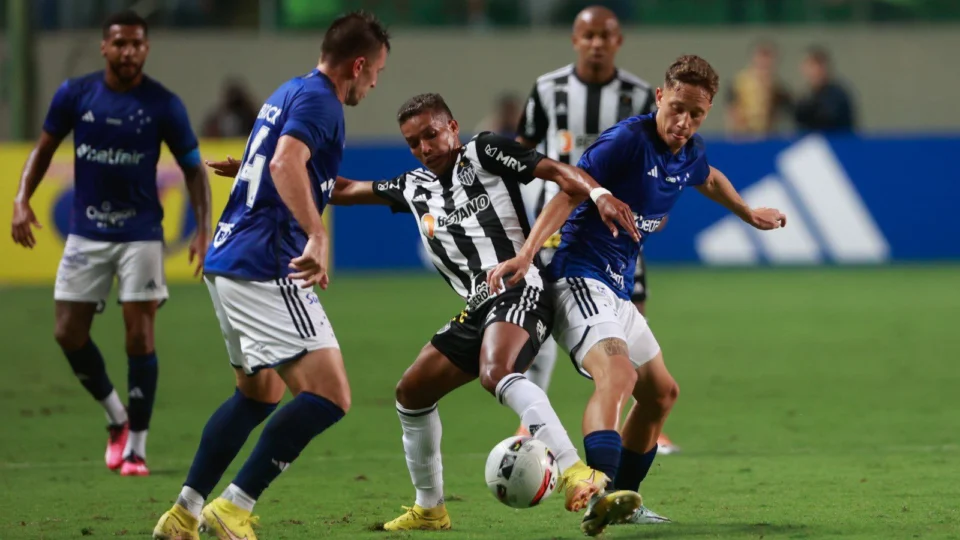 Campeonato Mineiro: Atlético-MG e Cruzeiro empatam em disputa clássica
