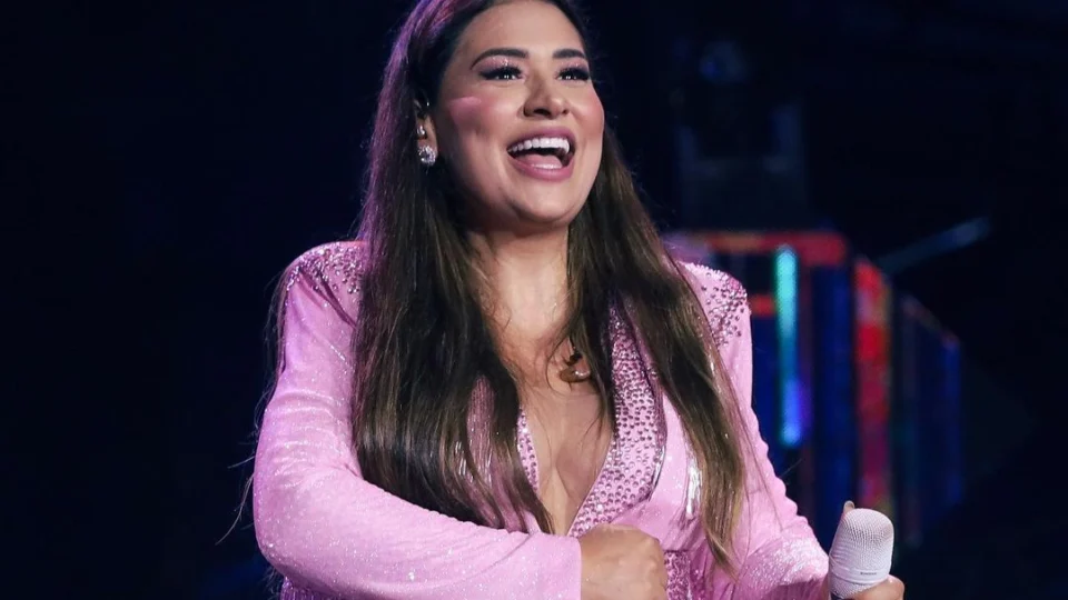 Carnaval de Salvador: Ivete Sangalo convida Simone Mendes para cantar em trio