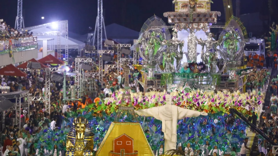 Carnaval 2023: Mocidade de Aparecida, a furiosa, é bicampeã em Manaus