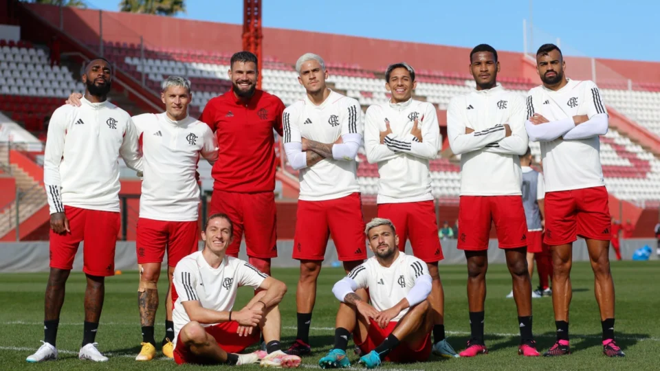 Flamengo divulga relação de jogadores inscritos no Mundial de Clubes