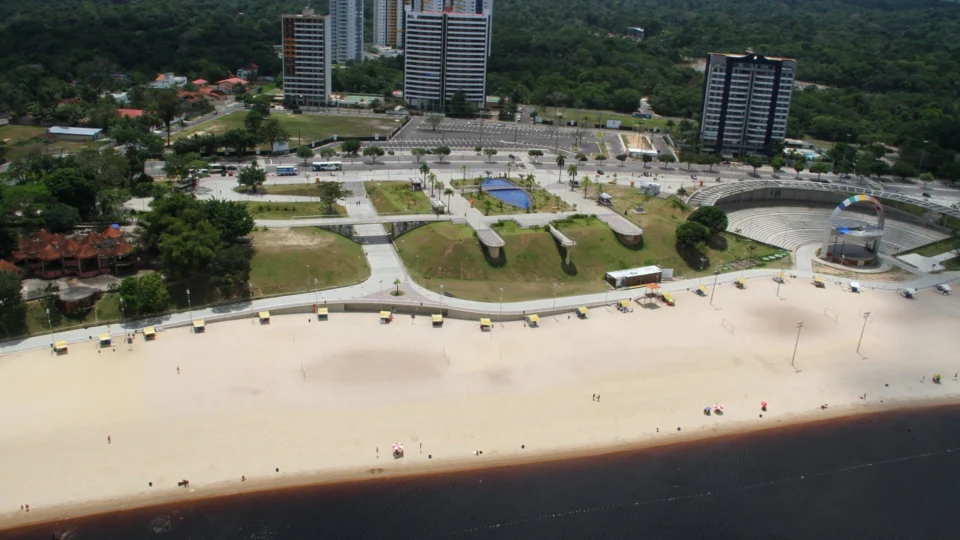 Prêmio United Earth Amazônia ganha escultura na Ponta Negra em Manaus