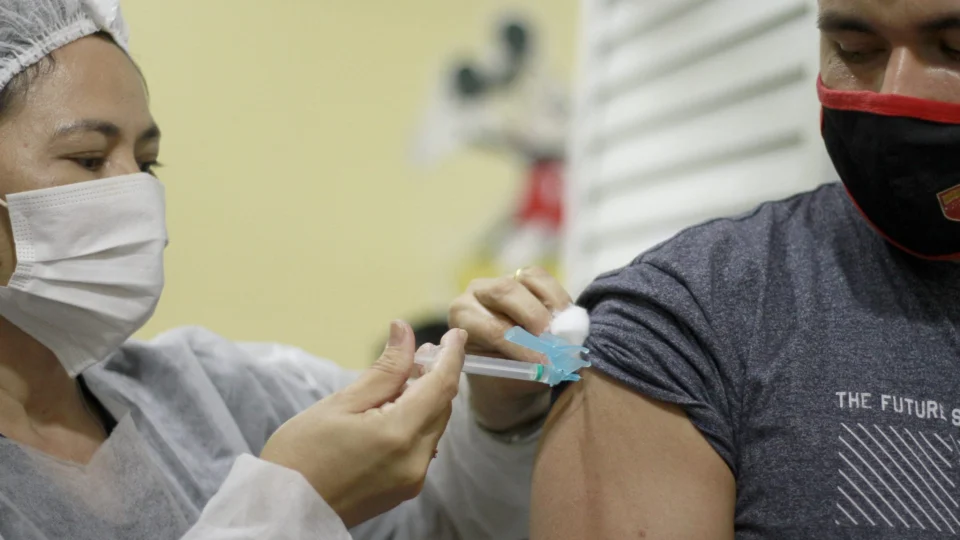 Covid-19: Manaus conta com 71 pontos de vacinação nesta segunda