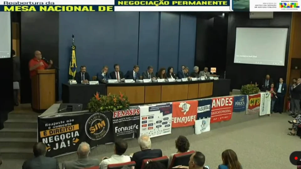 Vídeo: Governo Federal reabre Mesa Nacional de Negociação