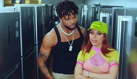 Anitta e Mc Zaac sensualizam em loja no clipe de ‘Mais Uma’: assista