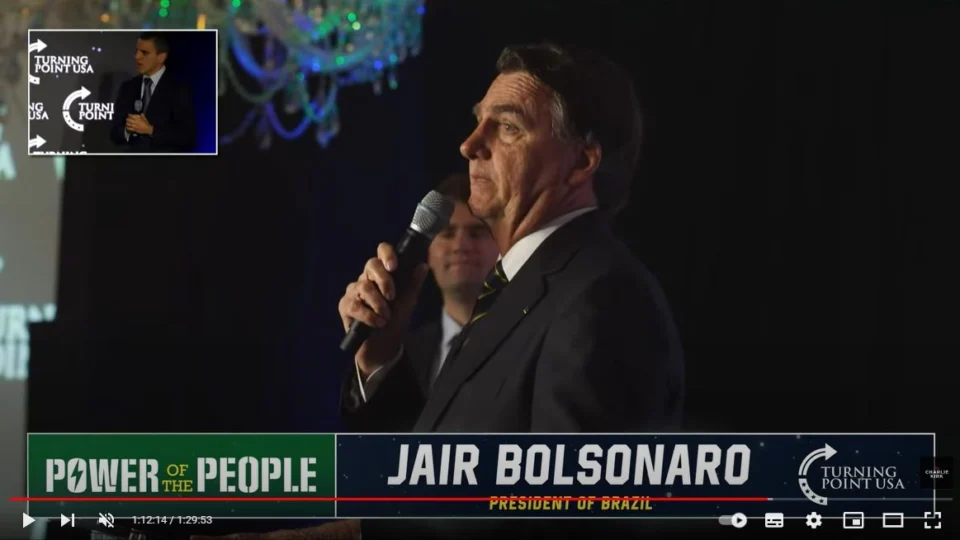 Em podcast, Bolsonaro anuncia retorno ao Brasil nas próximas semanas