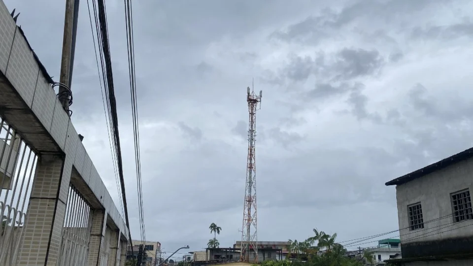 Previsão do tempo aponta dia chuvoso para domingo (30) em Manaus