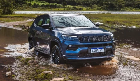 Jeep faz promoção e baixa preço do Compass 4xe híbrido no Brasil