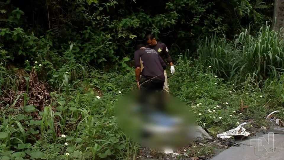 VÍDEO: corpo é encontrado em área de mata do Distrito Industrial de Manaus