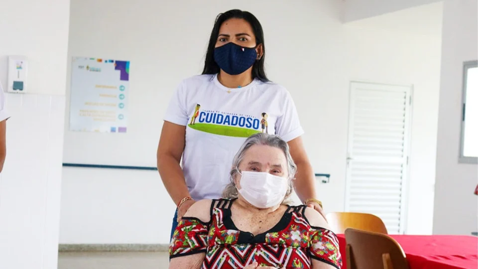 Curso de cuidador de idoso divulga cronograma de inscrições em Manaus