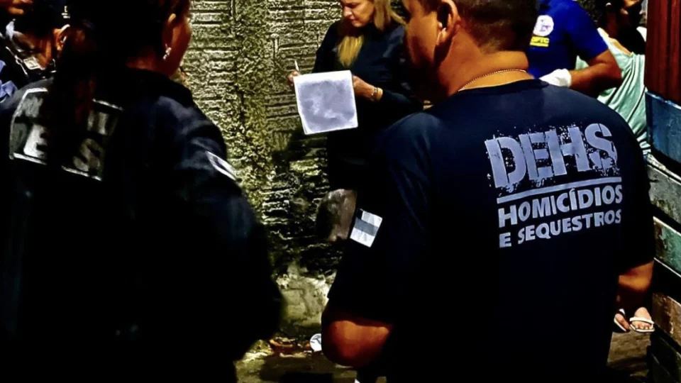 Casal é executado com 15 tiros ao sair de casa na Zona Centro-Sul de Manaus