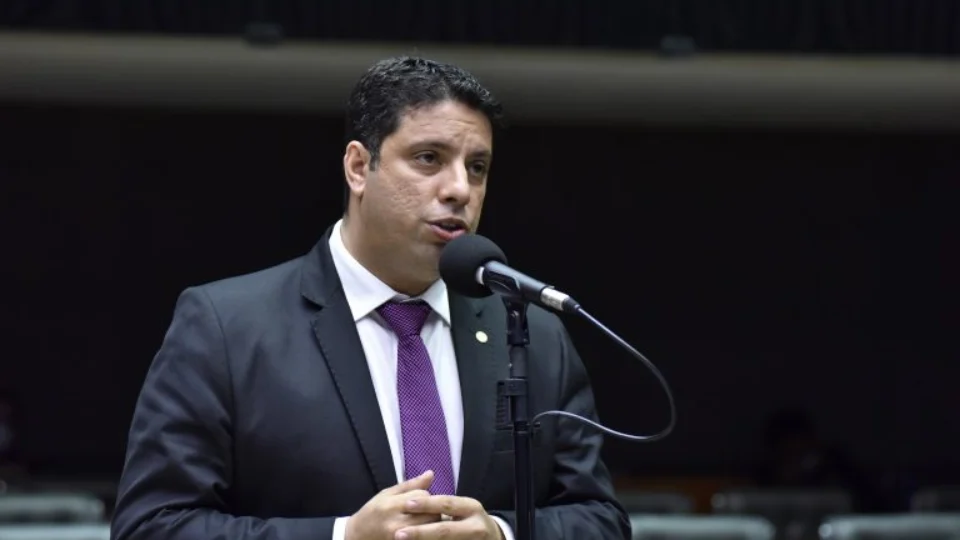 Lula coloca bolsonarista como um dos vice-líderes do governo na Câmara