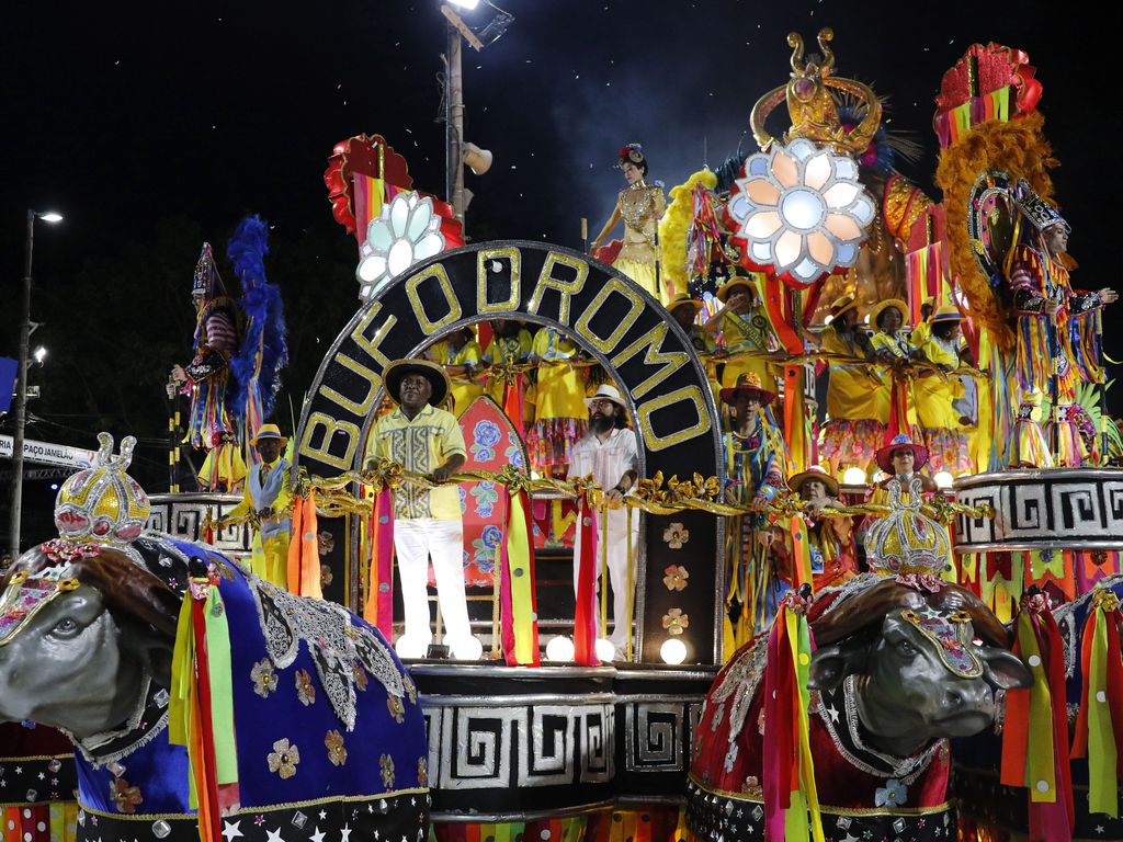 Rio de Janeiro (RJ), 20/02/2023 - A escola de samba Paraíso do Tuiuti desfila enredo sobre os búfalos da Ilha de Marajó, no Sambódromo da Marquês de Sapucaí. Foto: Fernando Frazão/Agência Brasil