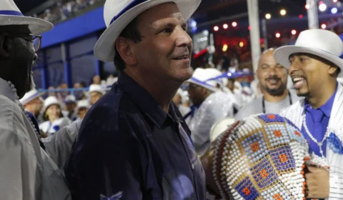 Prefeito do Rio critica Carla Zambelli por postar fake news: ‘Pistoleira’