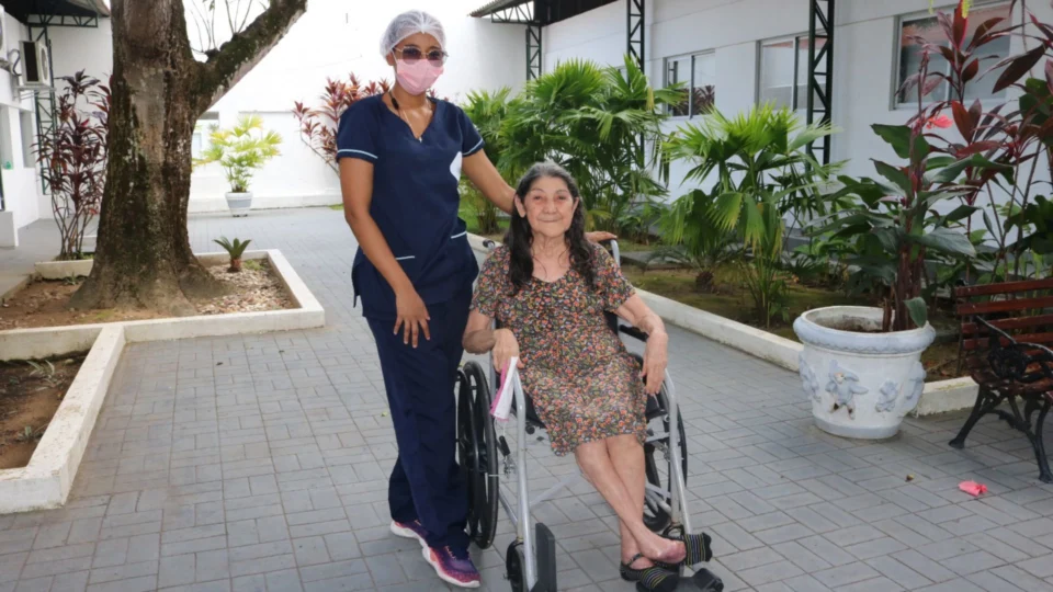 Cuidador de Idoso: Fundação Dr. Thomas abre inscrições para curso em Manaus
