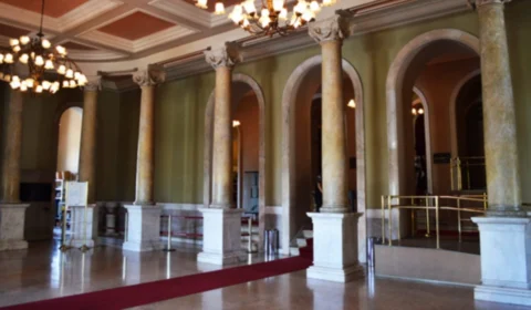 Velório de Amazonino Mendes começa quinta-feira (16), no Teatro AM