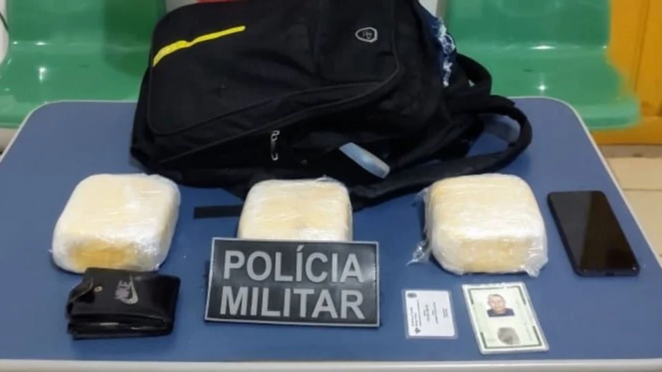 Homem é preso com pasta-base de cocaína em Tonantins, no Amazonas