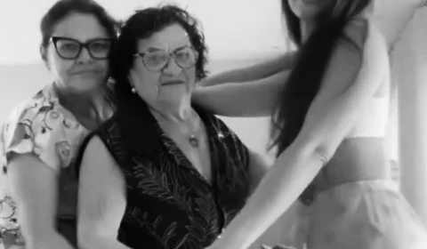 Juliette confirma morte de avó em stories e comove internautas