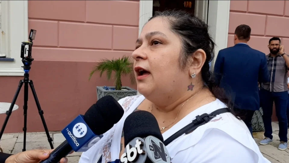 ‘Fazer a diferença como ele fez’, diz Lívia Mendes, filha de Amazonino