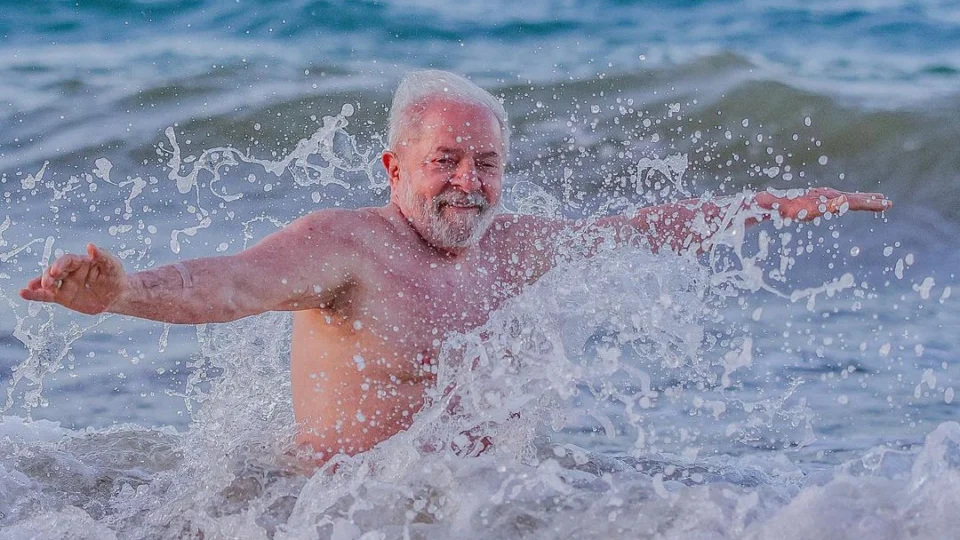 Lula viaja nesta sexta-feira, 17, e deve passar o Carnaval em praia na Bahia